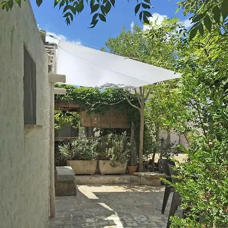 בית נופש Trullo Da Angiulicchio לוקורוטונדו